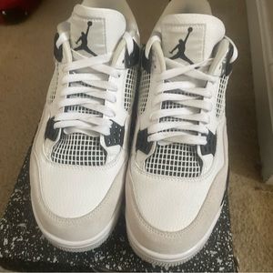 Jordan 4 military blacks size 11